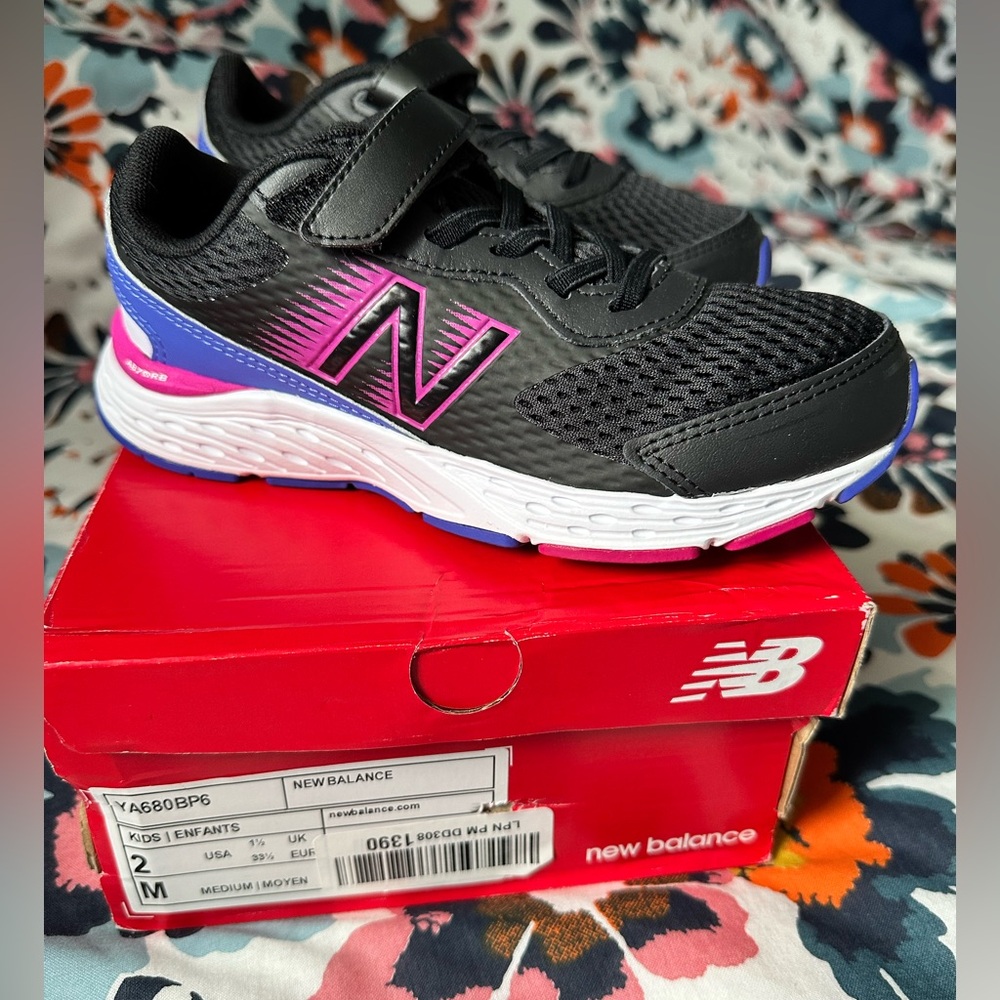 New Balance Kid V6 Hook and Loop Running Shoes